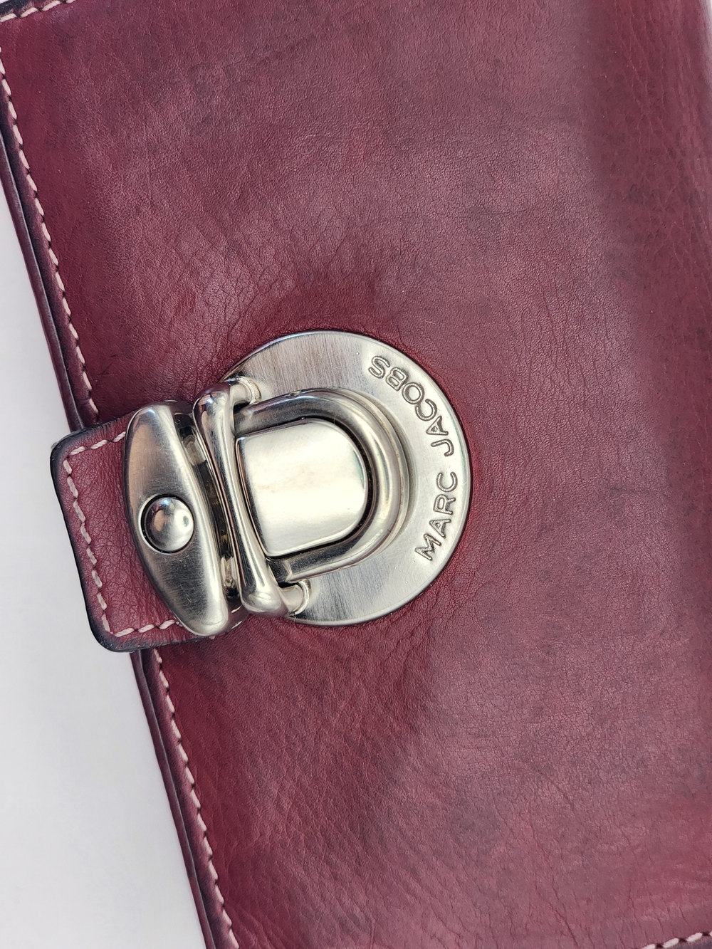 Marc Jacobs Burgundy Leather Turnlock Wallet - Picture 6 of 16